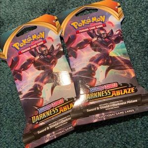 Darkness Ablaze packs Pokémon